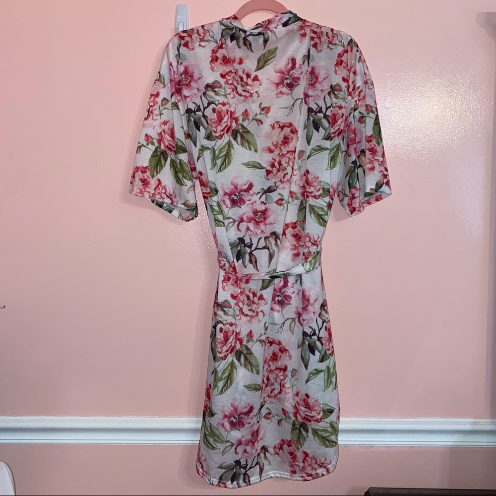 Show Me Your MuMu Floral Robe - Picture 4 of 5